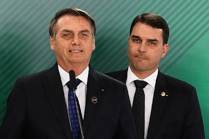 Moraes autoriza Flávio Bolsonaro a retomar visitas ao pai, mas mantém veto a uso eleitoral