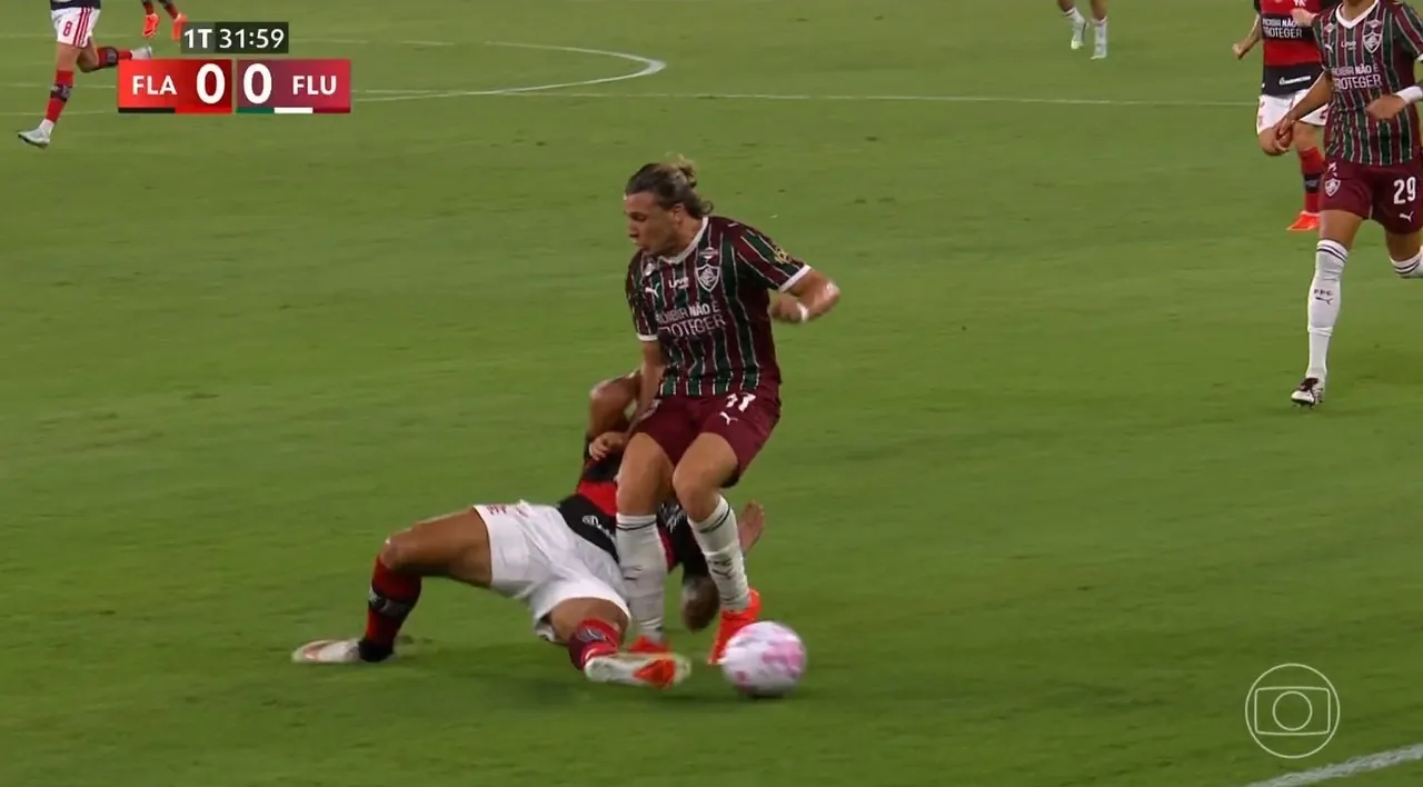 Pulgar e presidente do Fluminense são denunciados no STJD após Fla-Flu