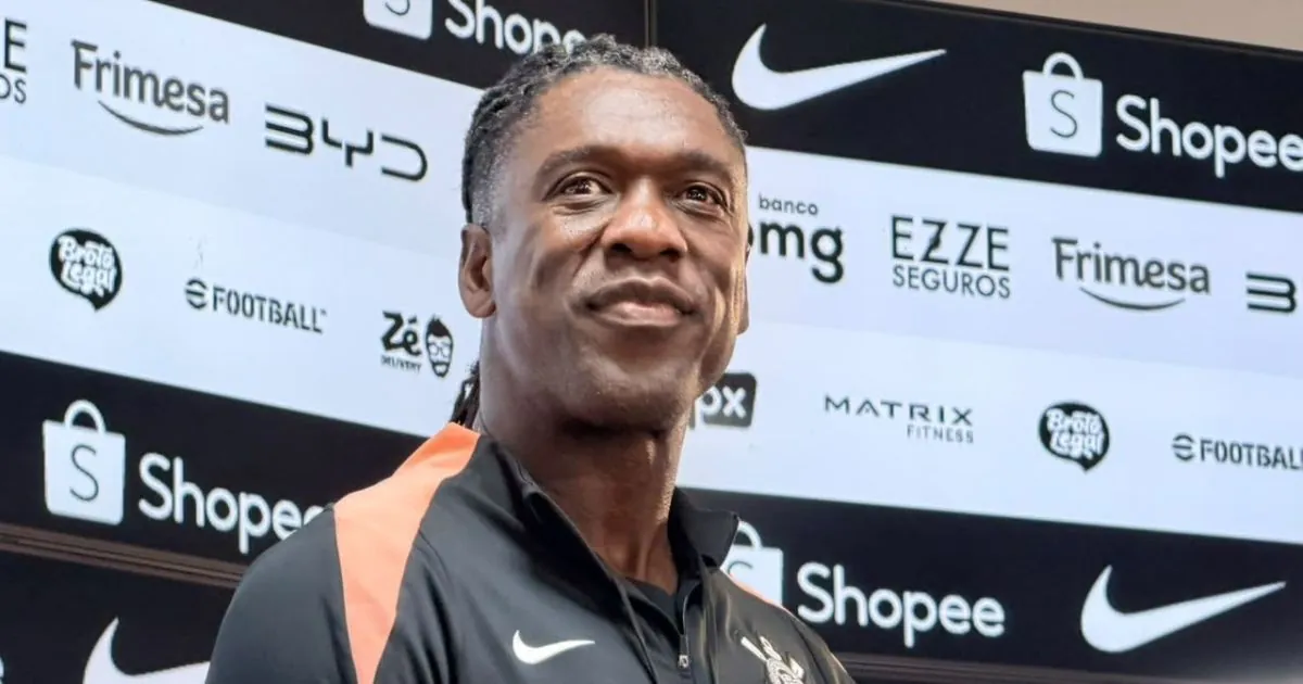 Seedorf é apresentado no Corinthians e exalta Oswaldo de Oliveira